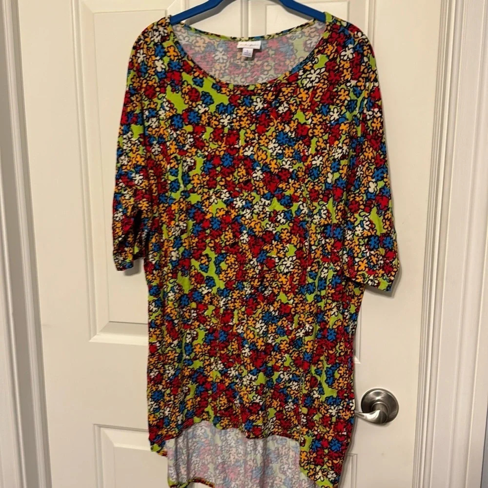 LuLaroe Irma Style Shirt Sz Large